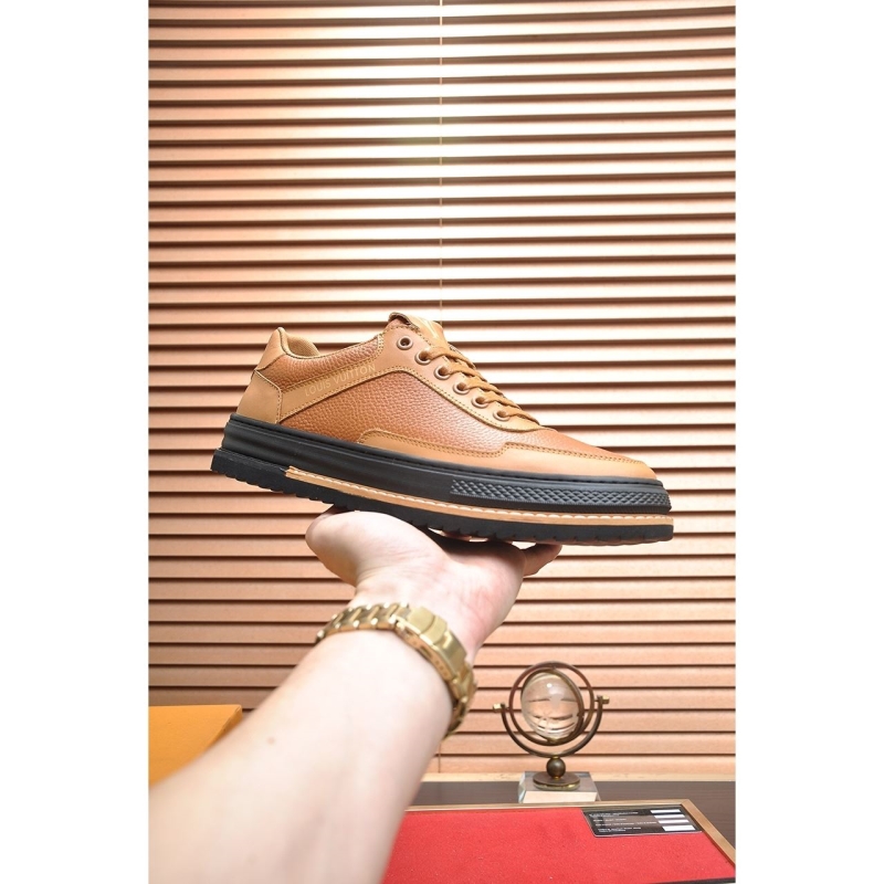 l**is V*t*n sneakers